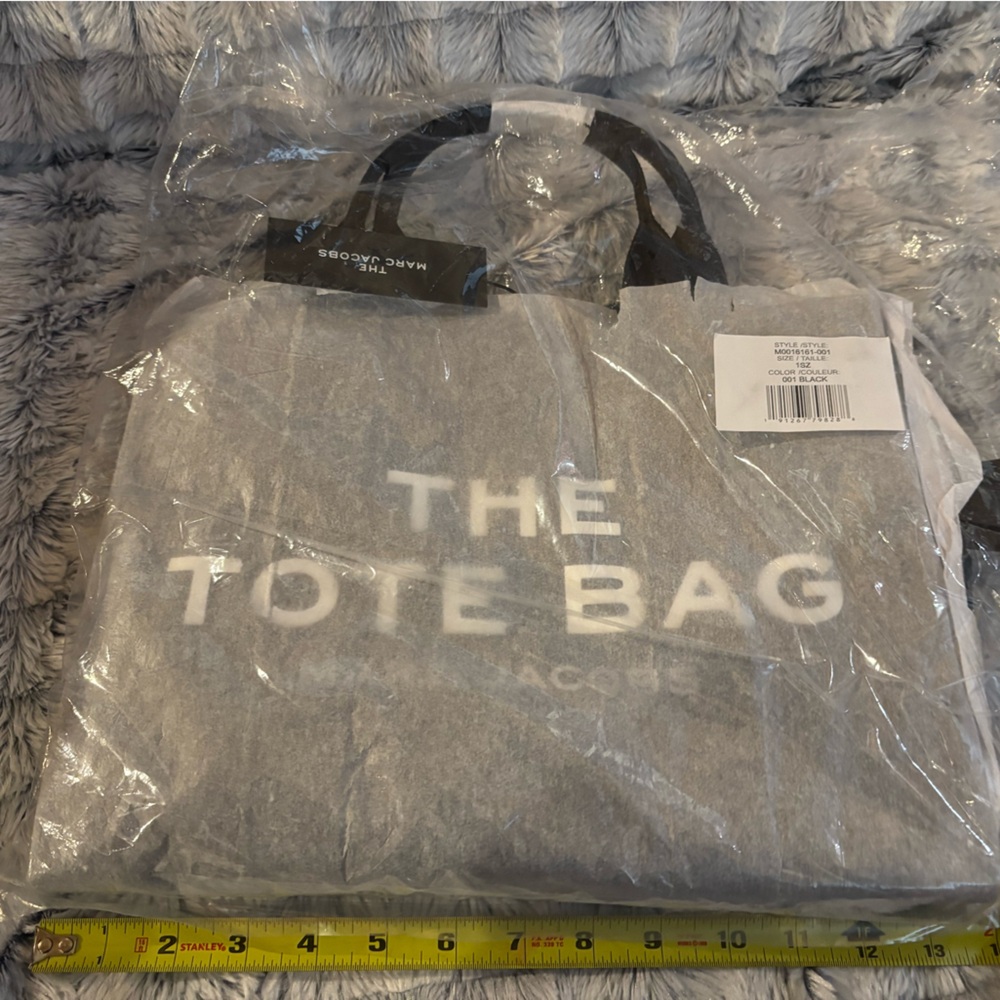 NWT Authentic Marc Jacobs The Tote Bag
